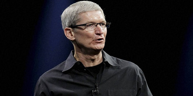 Apple stock falls as guidance points to supply and currency pressure