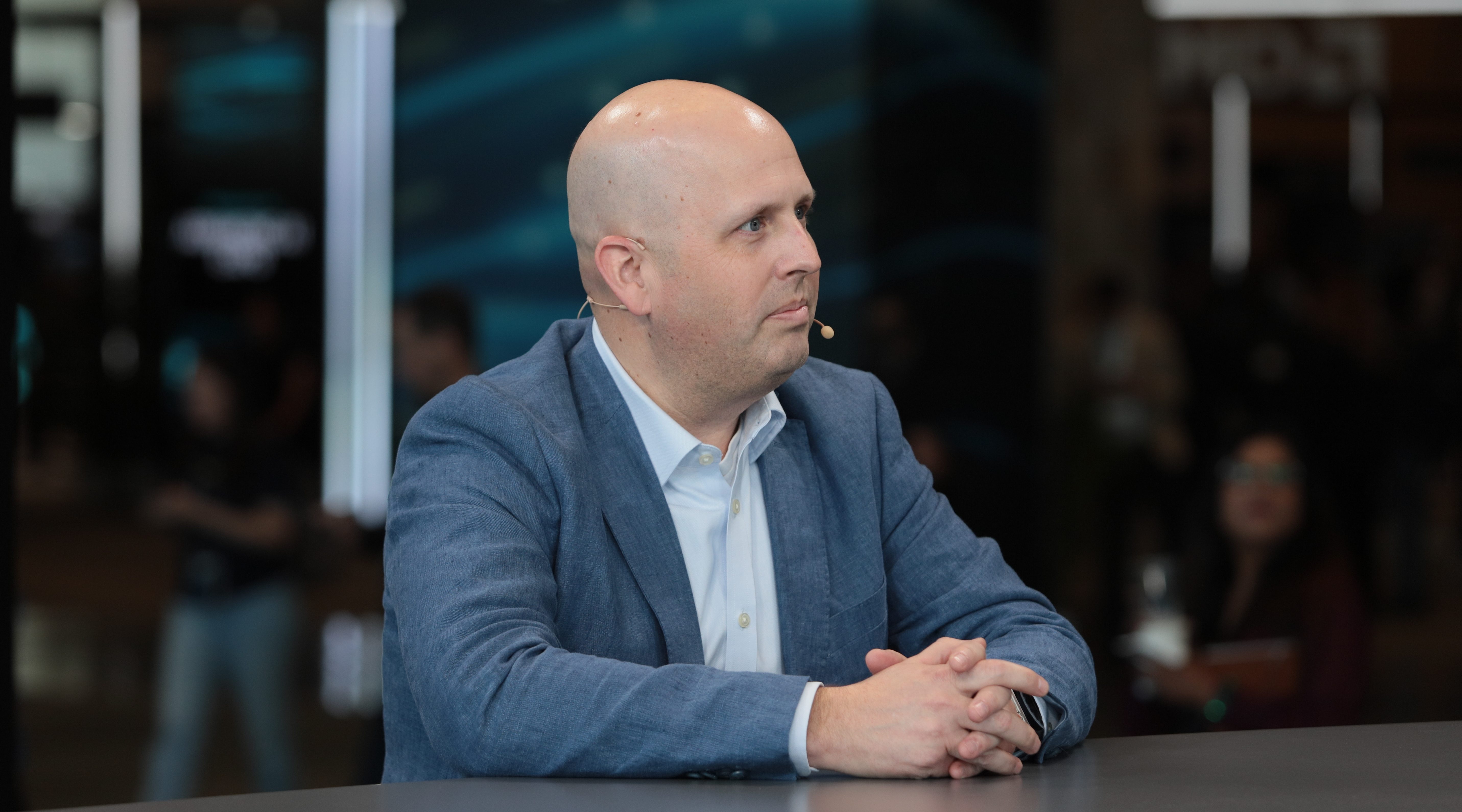 AMD Helios strategy shifts data center GPU race toward full racks