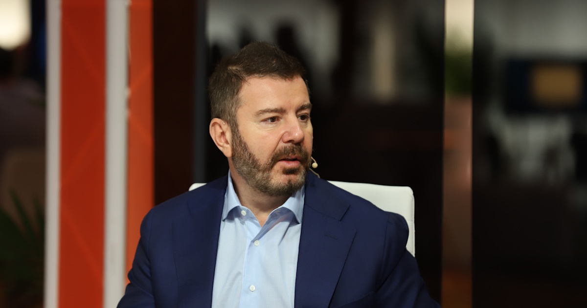 UiPath Q2 2027 earnings beat revenue estimates as shares reverse after hours