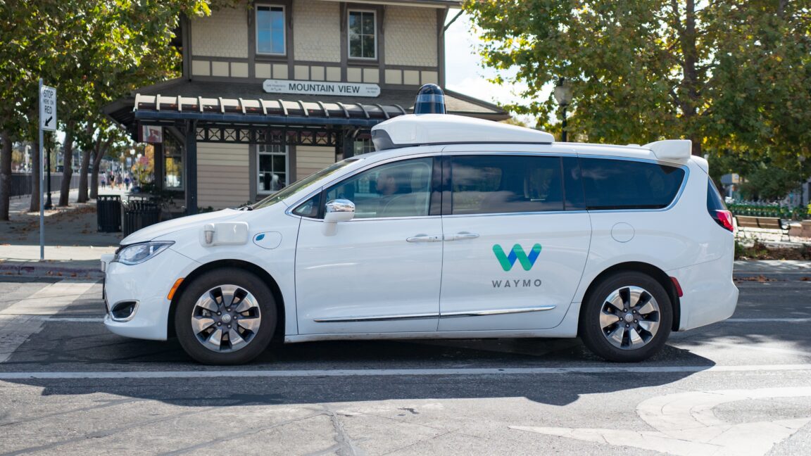 Waymo Santa Monica charging blocked overnight by judge