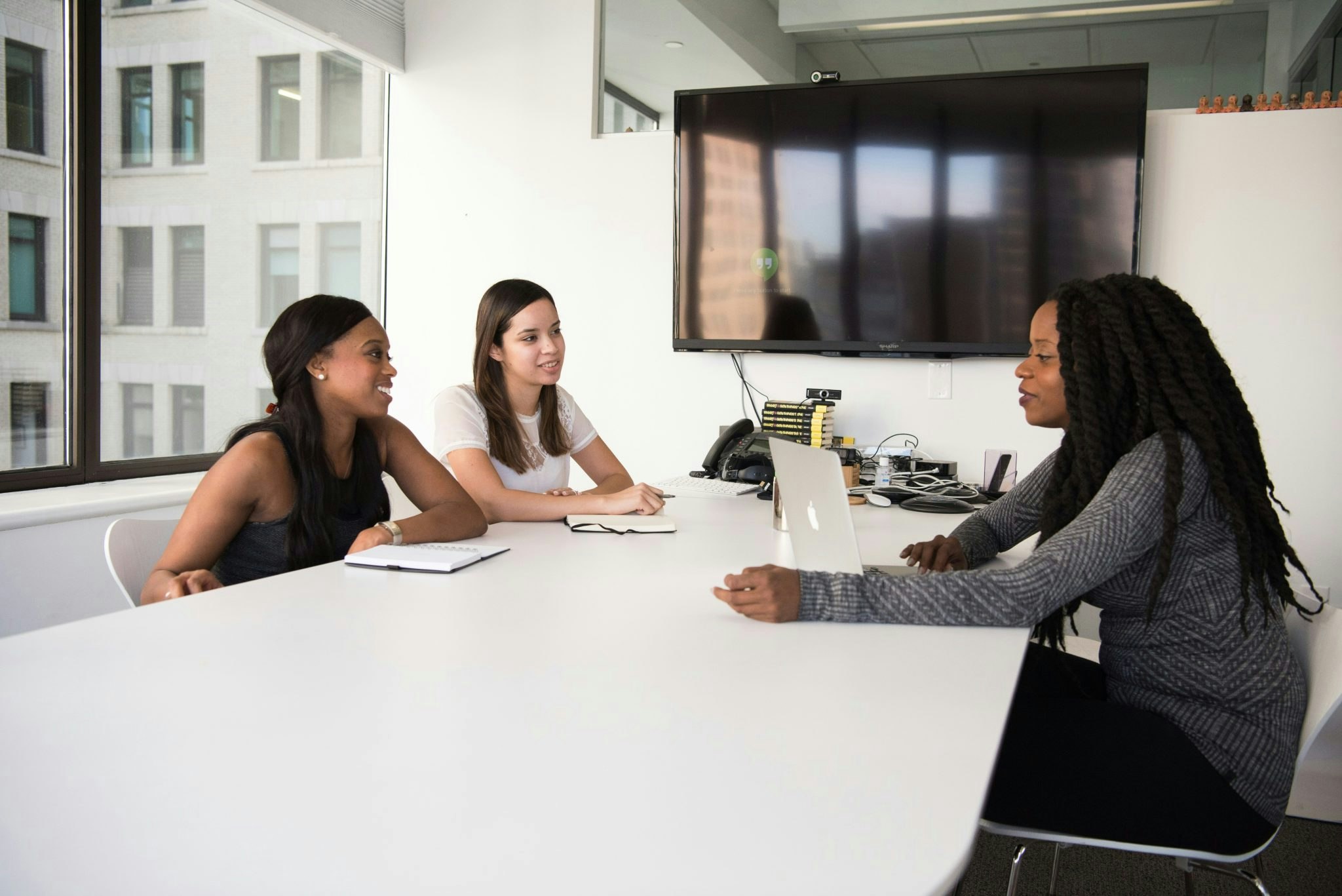AI-written CVs push recruiters toward competency screening